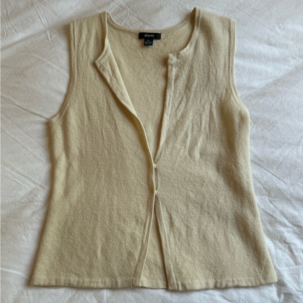 VINTAGE 100% Merino Wool Cream Top
